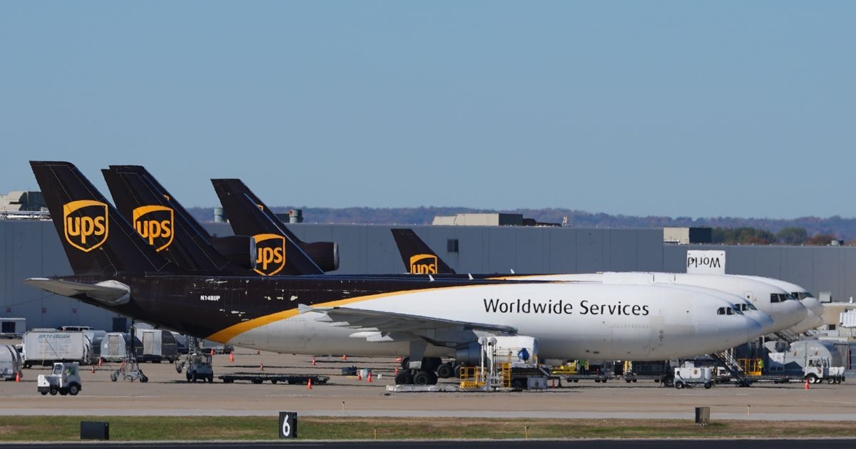 UPS plane aborts landing in Louisville after small plane crosses its runway in latest close call