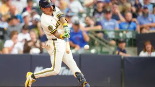 Joey Ortiz stays hot, going 3 for 3 in the Brewers' 4-3 win over the Mets