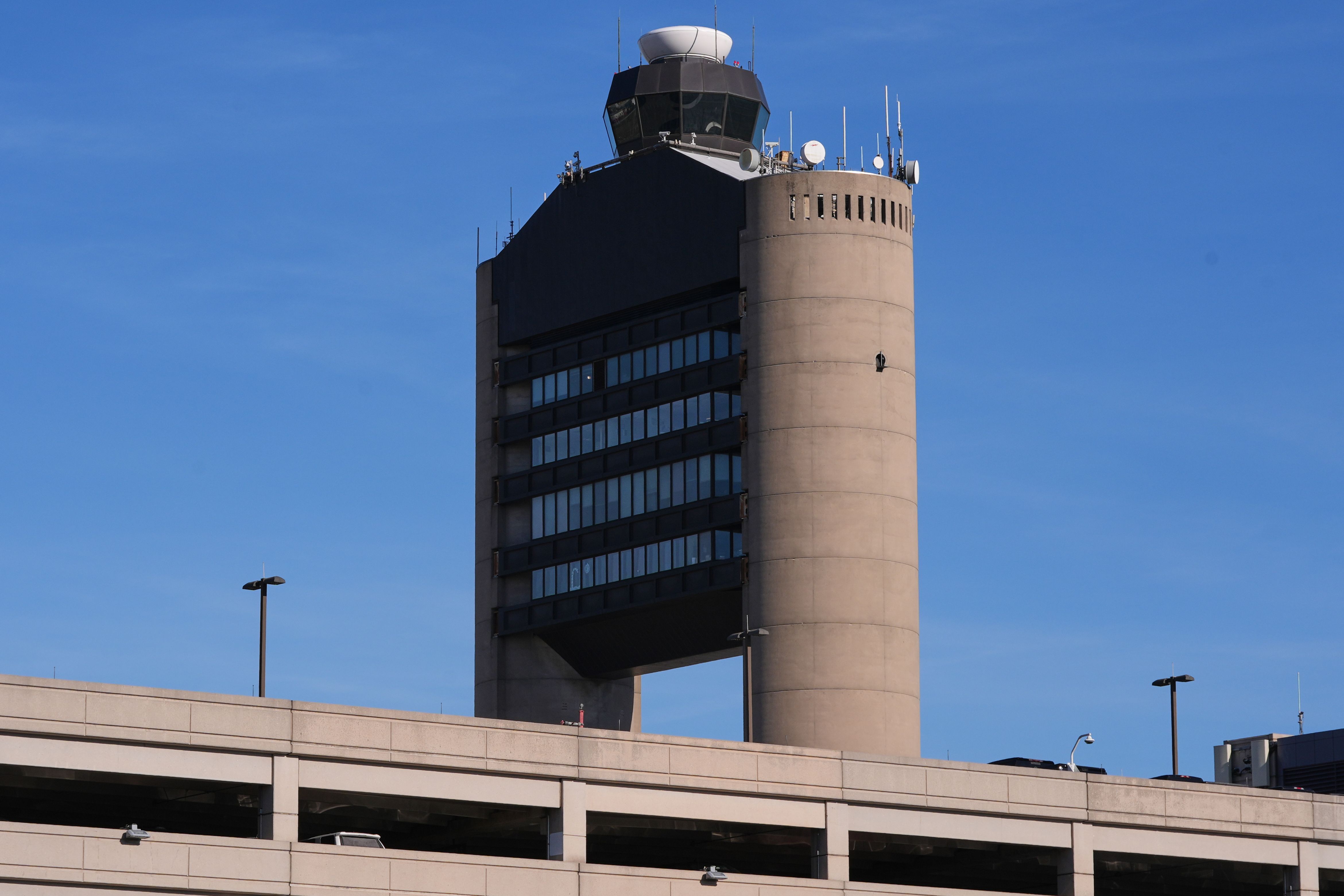 Jets were 300 feet apart in Boston close call that forced Delta flight to abort landing , expert says