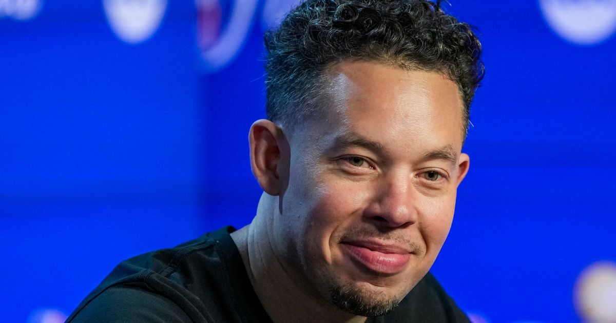 Jalen Brunson scores 30 and Knicks finish on 11-0 run, steal Game 1 from Spurs with 105-95 win