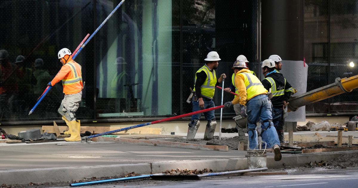 US jobless claims fell to 194,000 last week, lowest since July :: WRAL.com  www.wral.com