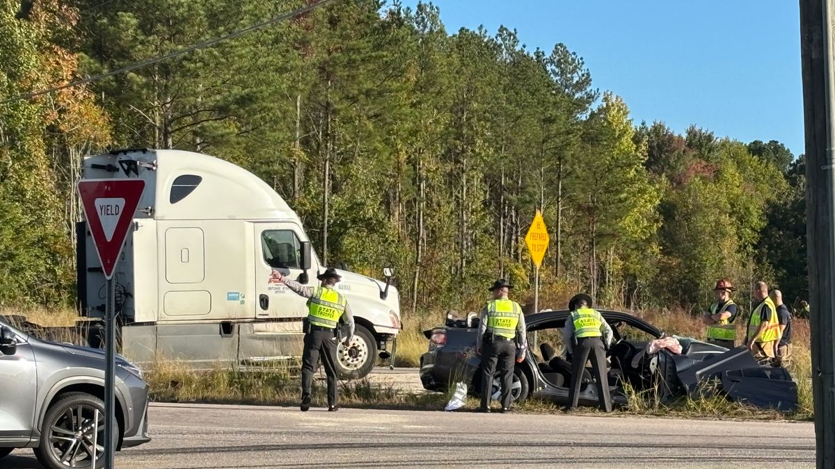 Tractor-trailer crash closes part of US-70W Business :: WRAL.com