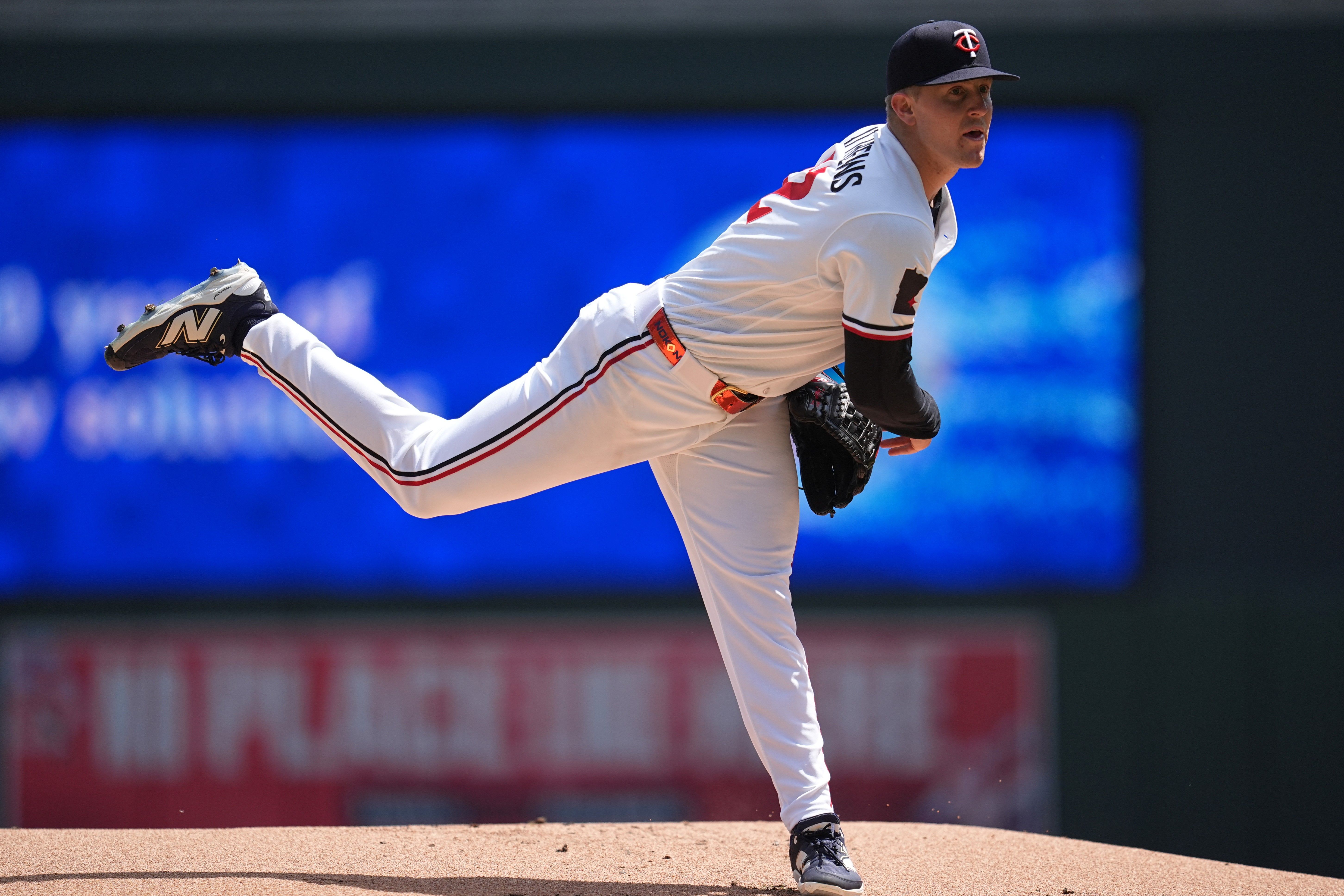 スポーツ選手 MLB Zebby Matthews pitches Twins past Marlins 9-1 with 7 shutout