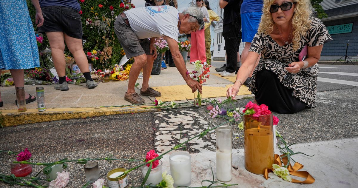 Lawmakers demand answers after 'bombshell' report of ICE officer shooting in Maine