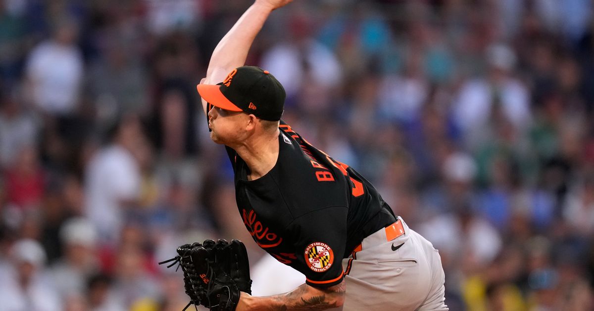 Orioles halt Red Sox's franchise record-tying 15 game win streak with 5-1 win to split twinbill