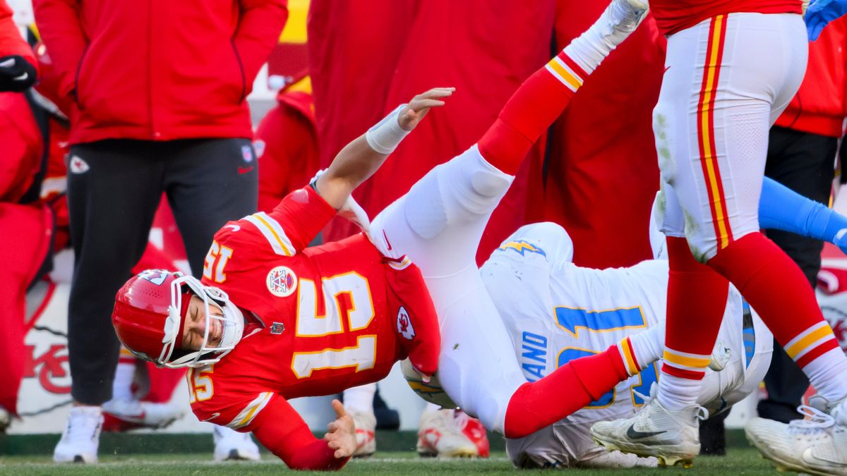 Chiefs face uncertain future as Patrick Mahomes has ACL surgery :: WRAL.com