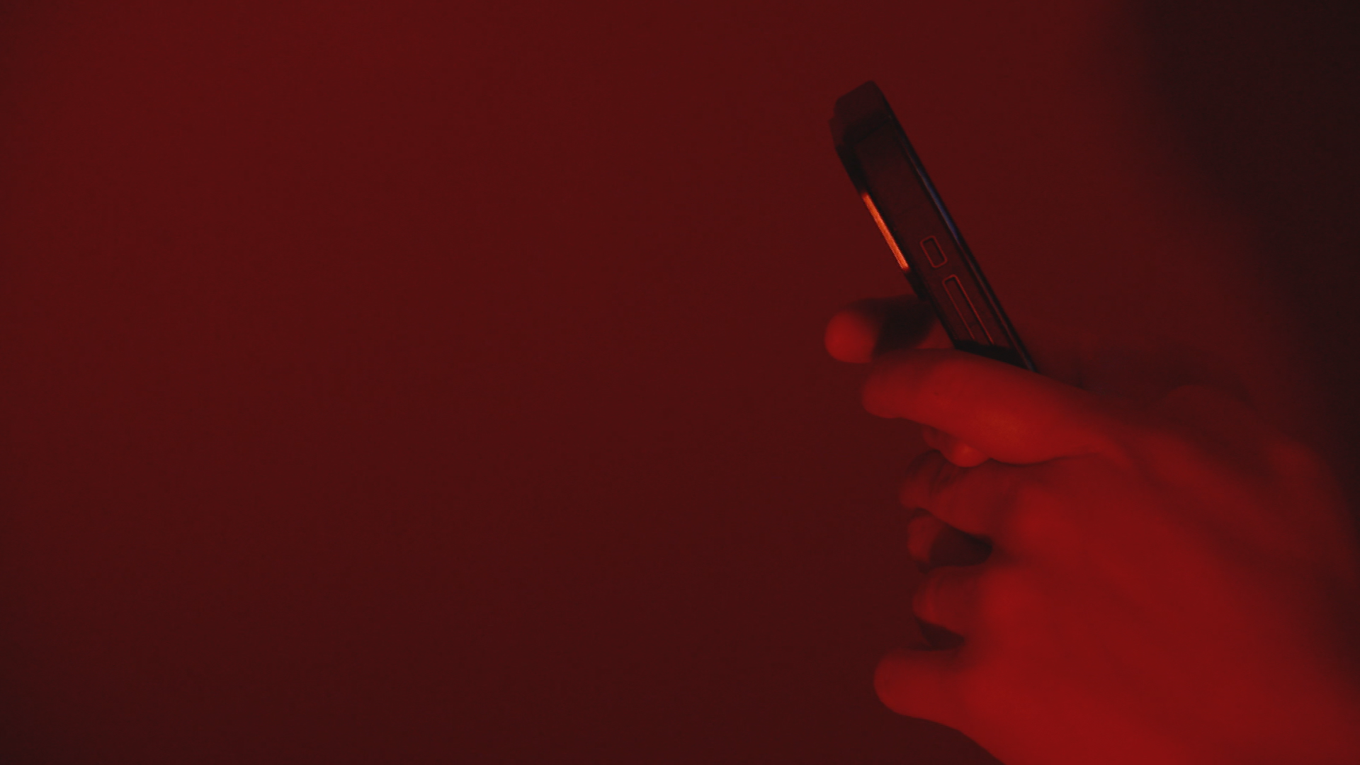 Scammers use these 4 stages to manipulate victims, expert says
