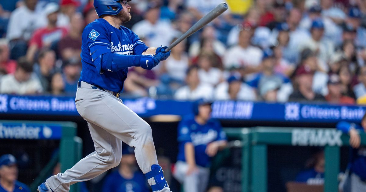 Max Muncy hits go-ahead homer as Dodgers beat Phillies 9-5