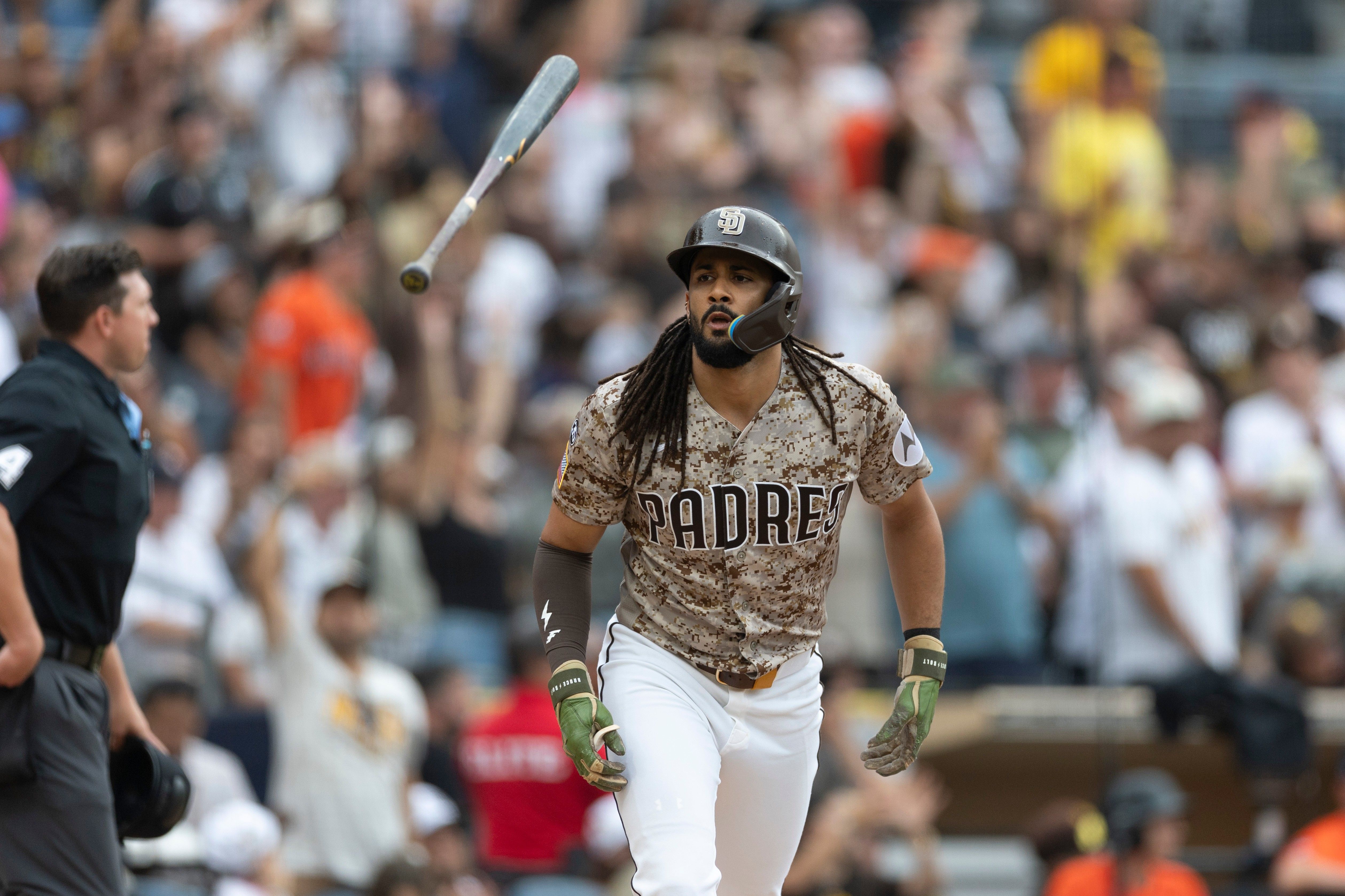 Fernando Tatis Jr . and newcomer Austin Hays power Padres to 7 - 2 victory over Astros
