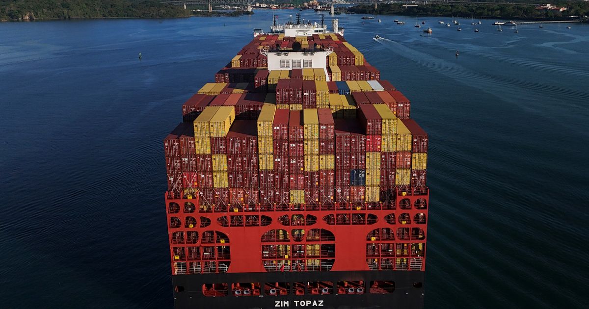 Businesses dole out up to $4 million to cross Panama Canal during Strait of Hormuz chokehold