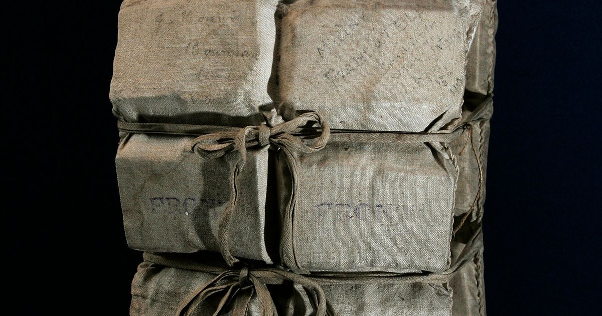 Life jacket worn by a passenger who survived the Titanic auctioned off for over $900,000