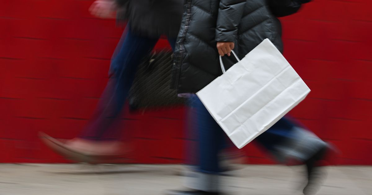 Retail stores with extended holiday hours for last-minute shoppers
