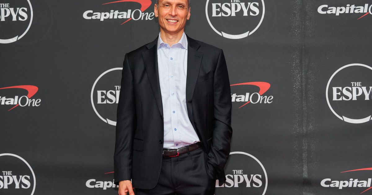 ESPN starts layoffs tied to NFL Network acquisition, memo says