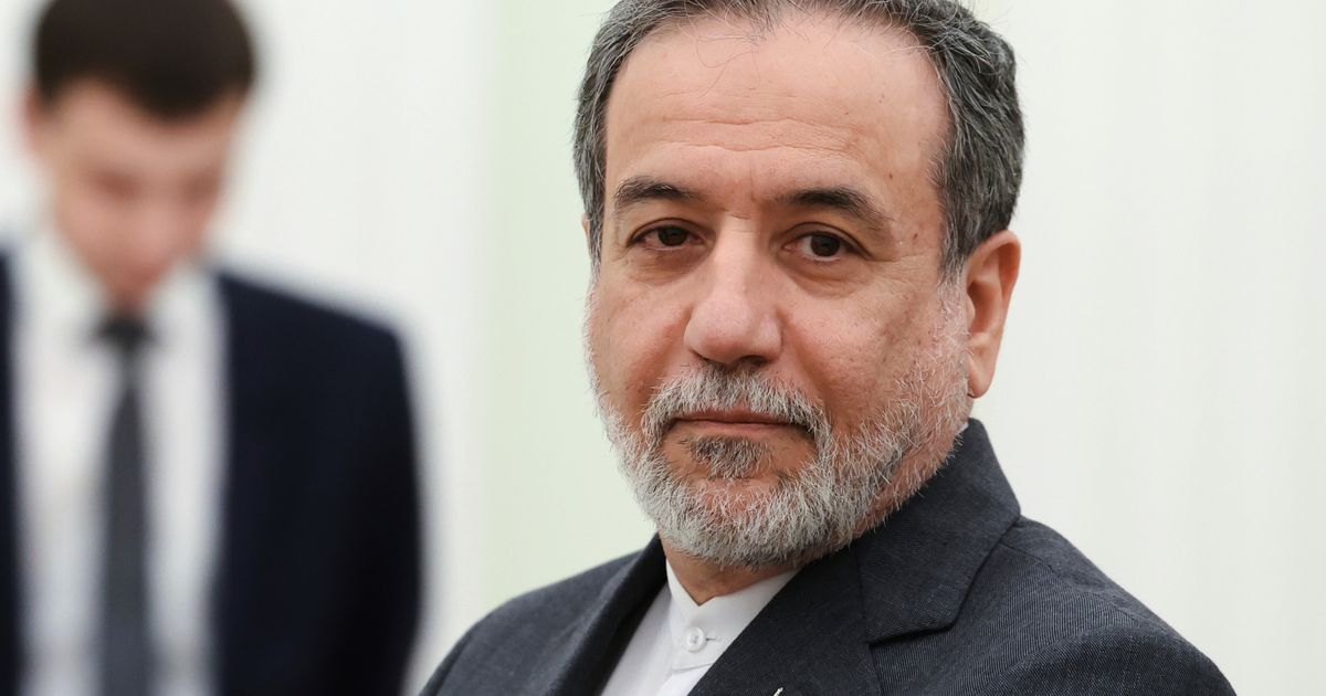 Iran offers to end chokehold on Strait of Hormuz and asks US to end blockade, officials say