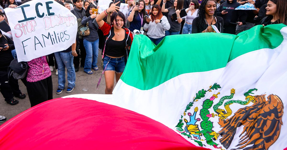 Houston changes ordinance limiting cooperation with ICE after pressure from governor