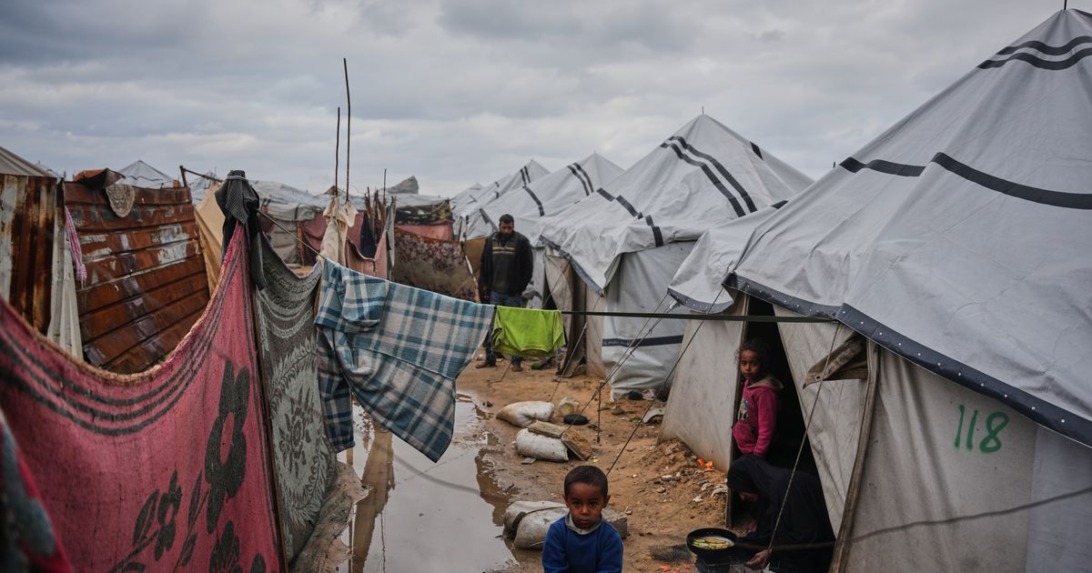Israel's top court allows aid groups to keep working in Gaza as Israeli strikes kill 4 there