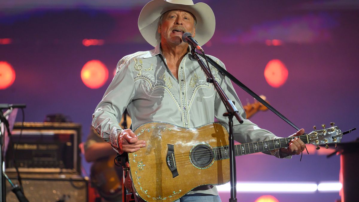 Inside country legend Alan Jackson's triumphant finale concert :: WRAL.com