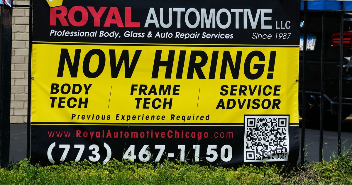 US filings for unemployment aid fall to 187,000 last week, fewest since 1969