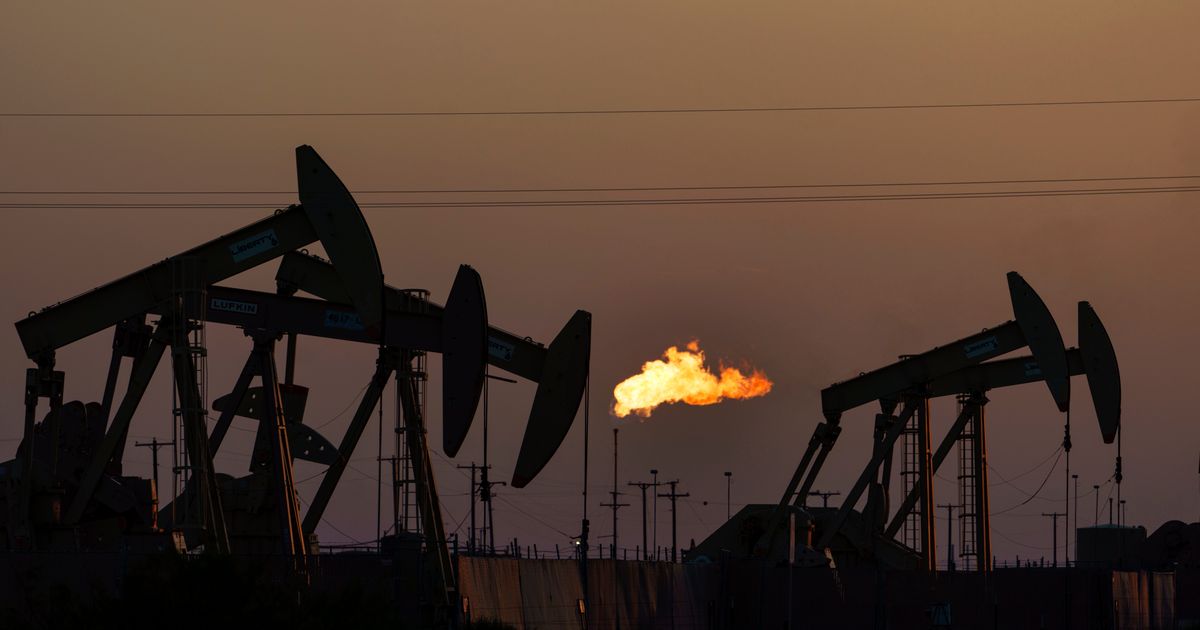 Trump Plans to Loosen Restrictions on Methane Emissions From Oil Drilling