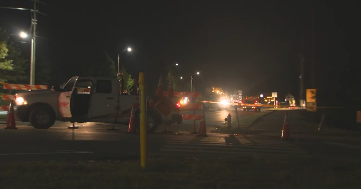 Holly Springs crash causes power outages