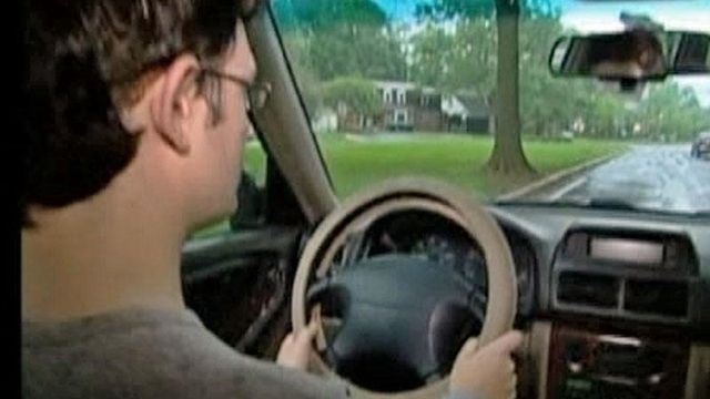 Monitoring device curbs teens' bad driving habits