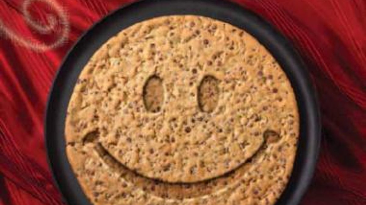 Mrs. Fields free cookie