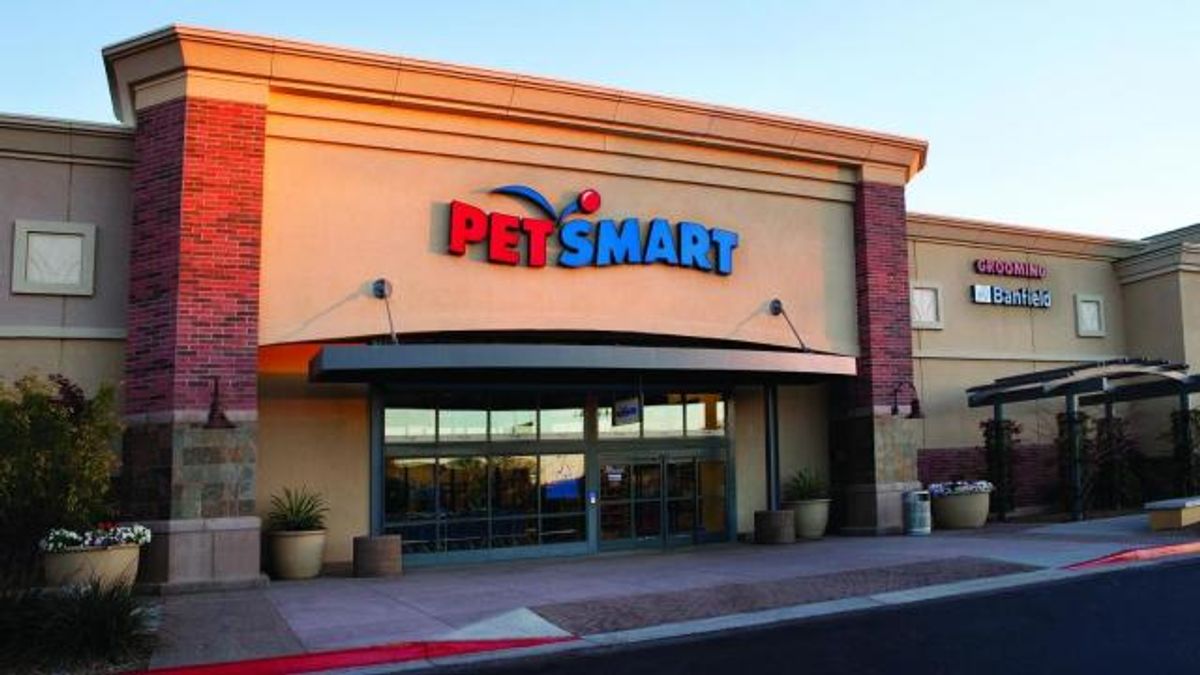 PetSmart store front