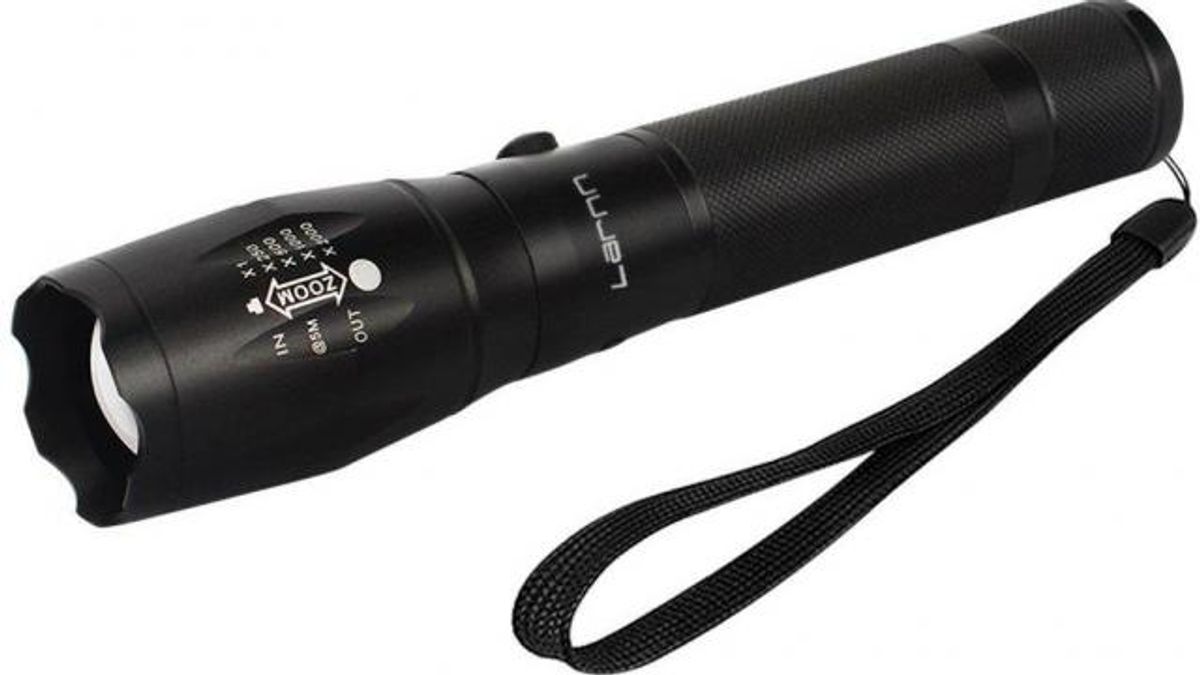 Larnn Zoomable Water Resistant Rechargeable Flashlight
