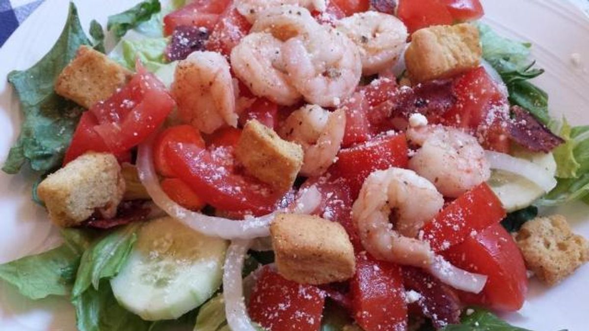 Shrimp and salad