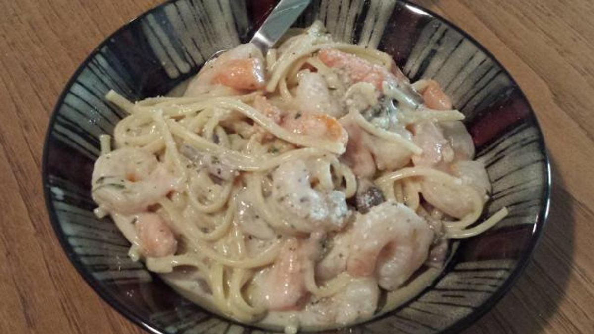 Shrimp and pasta alfredo