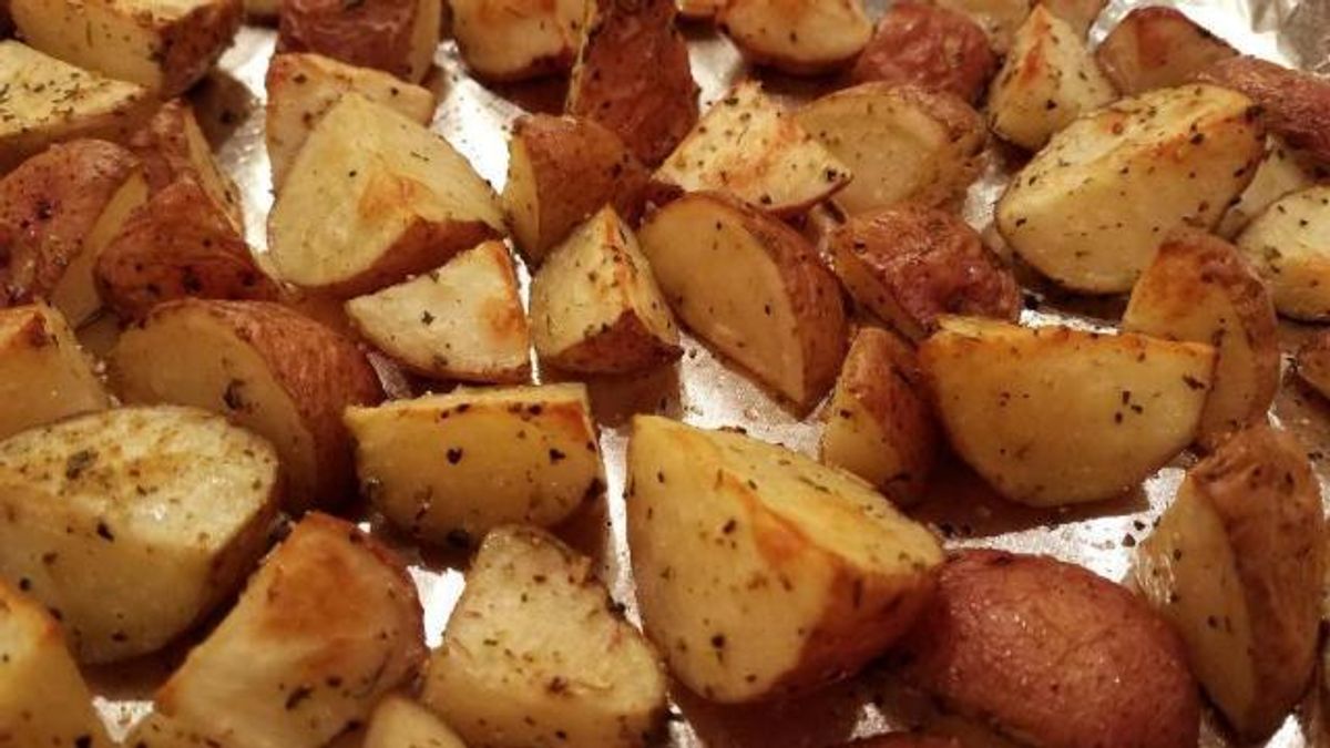 Roasted potato wedges