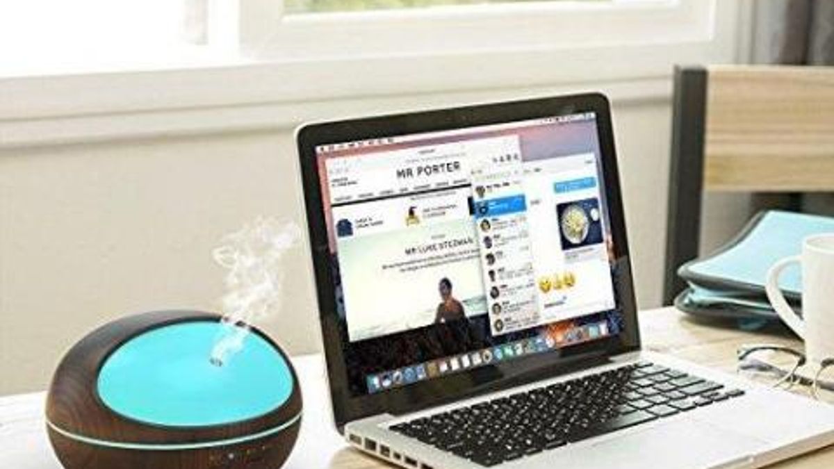 Essential Oil Diffuser with Wood Grain