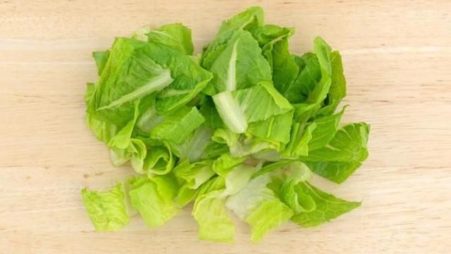 Romaine lettuce (courtesy CDC.gov)