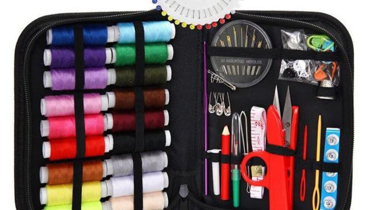 Compact Portable Sewing Kit