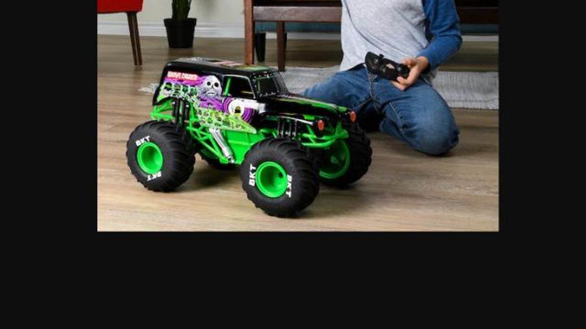 Monster Jam Official Grave Digger Remote Control Truck 1:15 Scale 2.4GHz