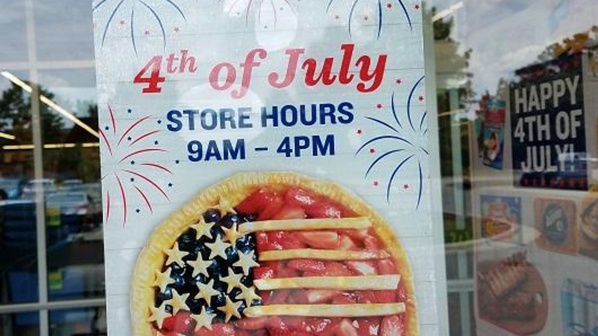 July 4th Hours Sign