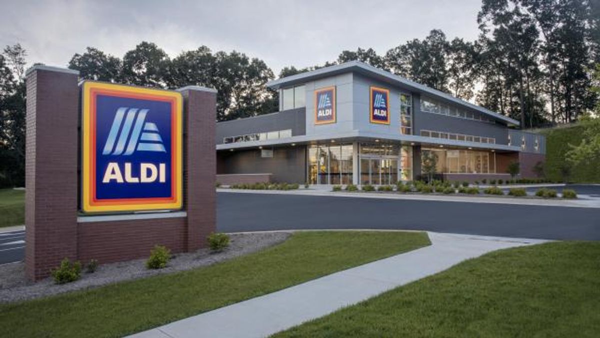 ALDI Store Front (photo courtesy ALDI)