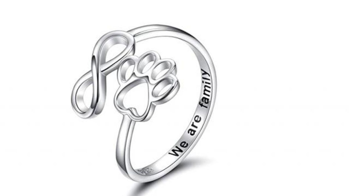 Paw Print Infinity Ring (photo courtesy Amazon)