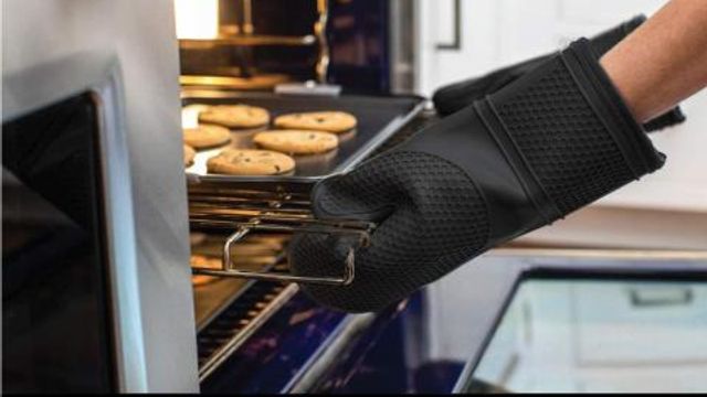 Gorilla Grip Slip Resistant Silicone Oven Mitts only $12.79 (57% off)