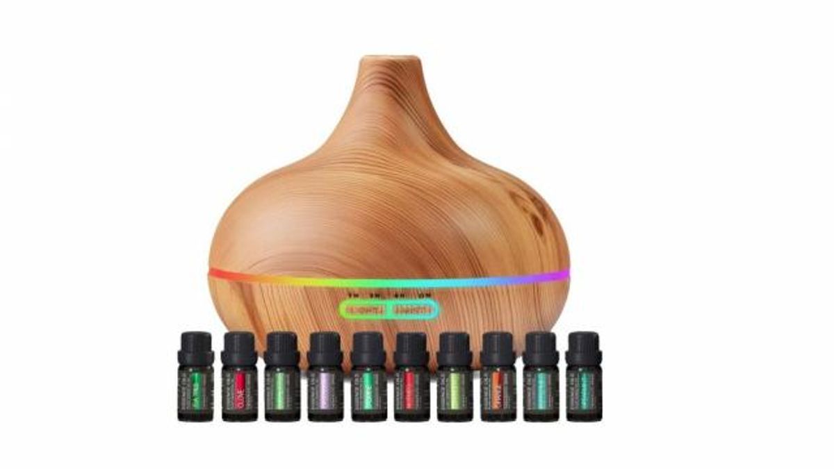 Ultimate Aromatherapy Diffuser & Essential Oil Set (photo courtesy Amazon)