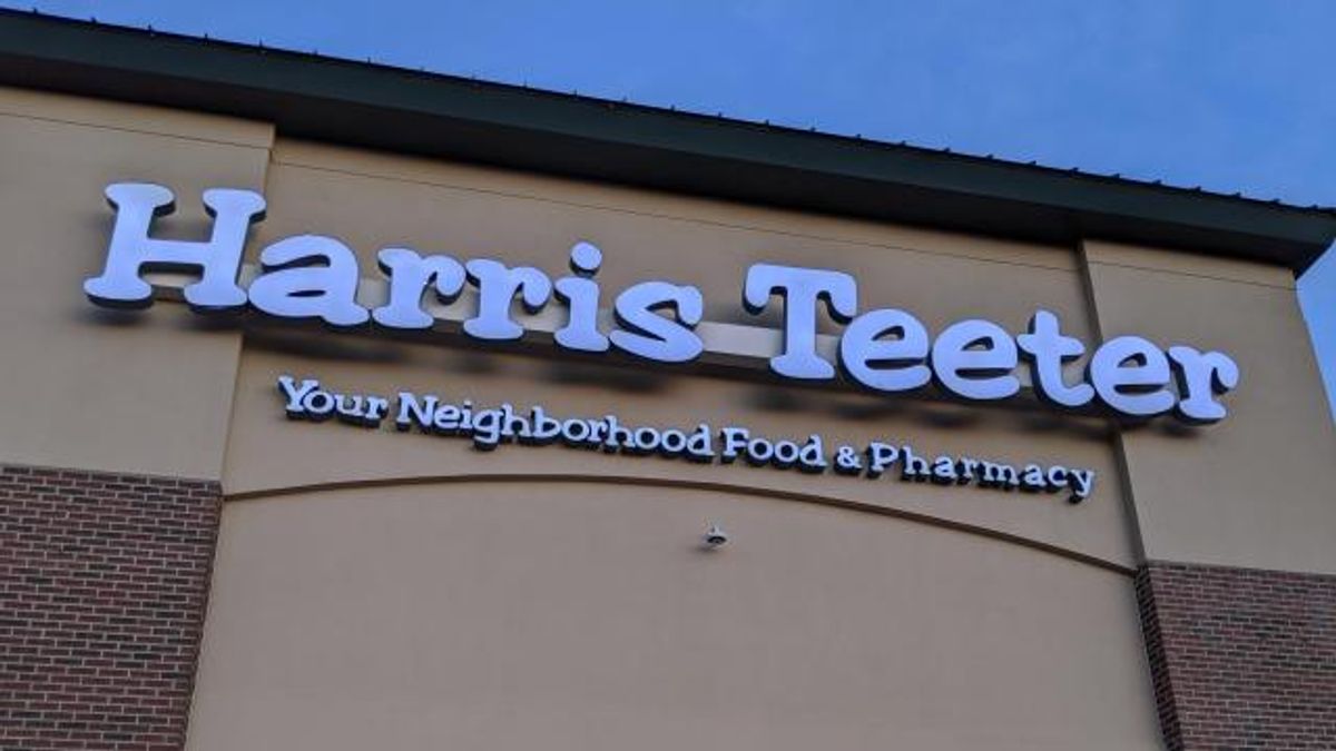 does harris teeter sell cigarettes Word is spreading that a 50,000 sq ft could be built next to Lowe's Home Improvement on Hwy 184.  A source close to the project claims the grocery store Harris Teeter, a decade post-merger