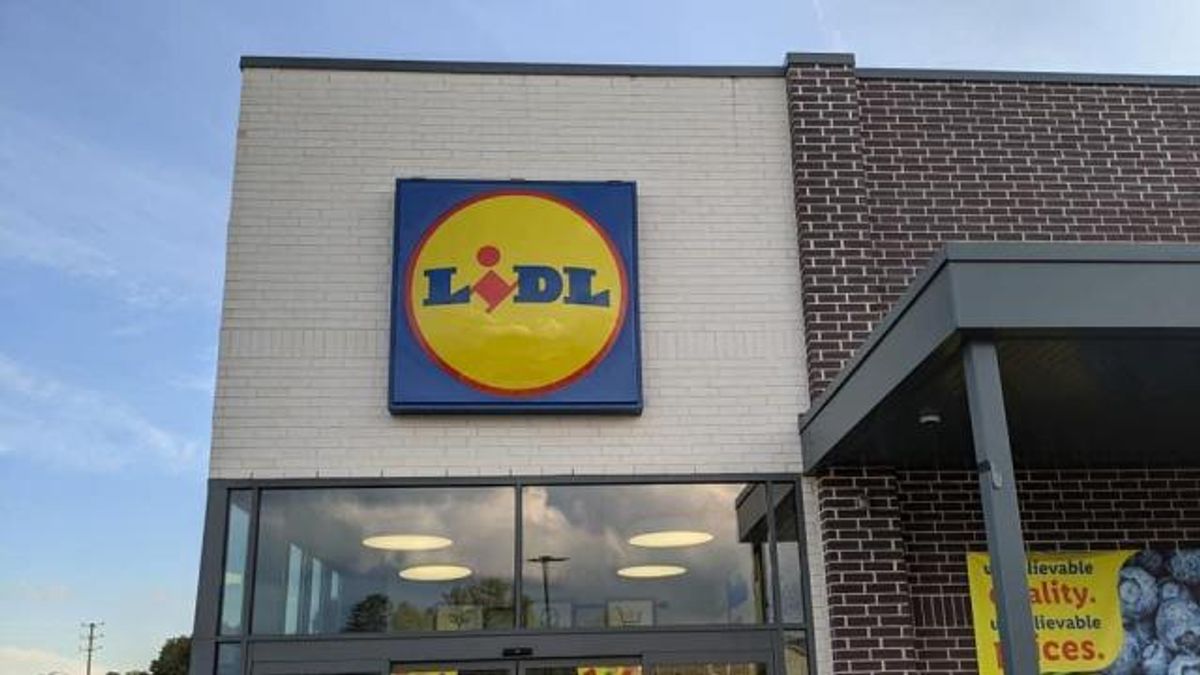 Lidl store front, Cary, NC
