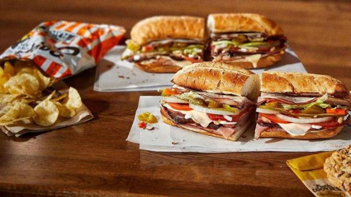 Potbelly Sandwich Day photo (courtesy Potbelly Sandwich Works)
