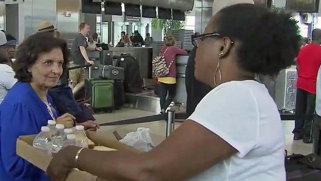 Good Samaritan delivers for hungry passengers stalled at RDU