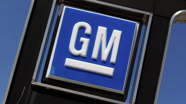 GM recalls 700,000 Chevy and GMC trucks
