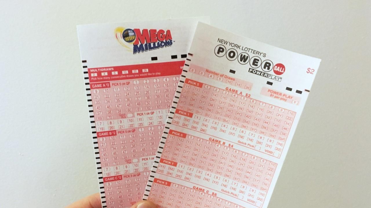 Powerball, Mega Millions jackpots both top $300 million for Thanksgiving  week