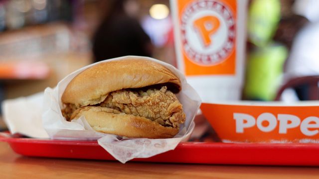 Popularity of spicy chicken sandwich leads GrubHub's '2020 State of the Plate'
