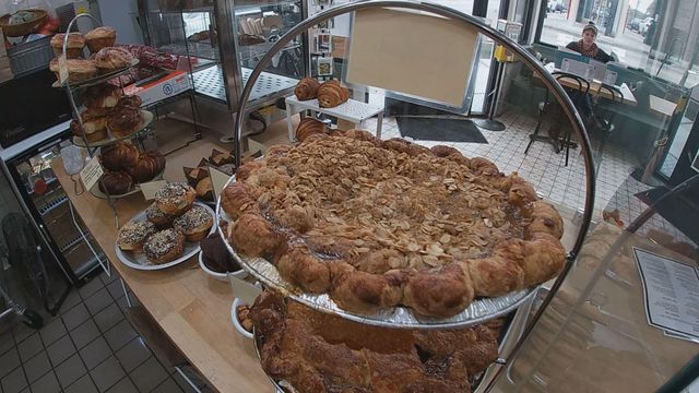 Durham bakery offers pastries, hot drinks and kind notes