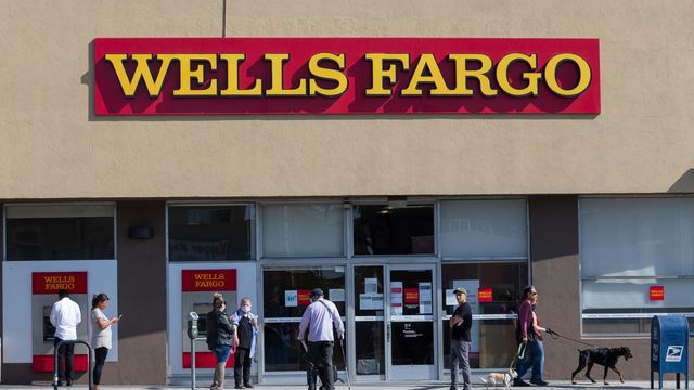 Wells Fargo customers missing direct deposits 