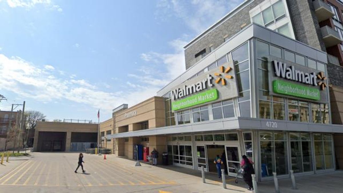 Why Walmart is closing half its stores in Chicago :: WRAL.com